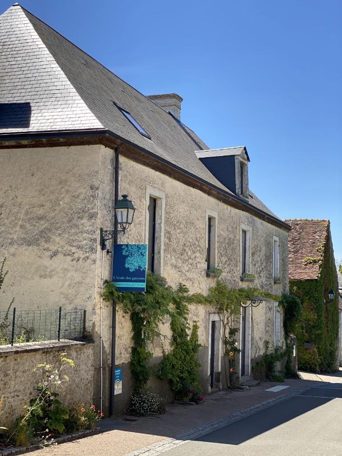 L'Ecole Des Garcons Bed and Breakfast Maigne Eksteriør billede